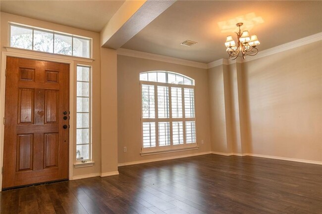 Building Photo - Stunning 4-Bedroom Single Family Home Just...