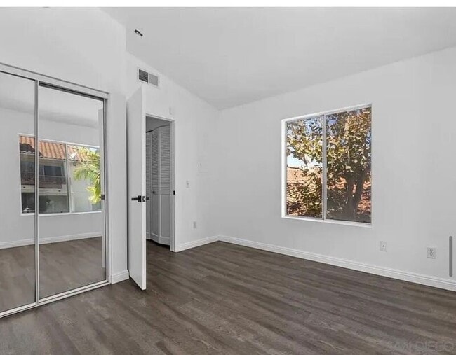 Building Photo - 320 Isthmus Way