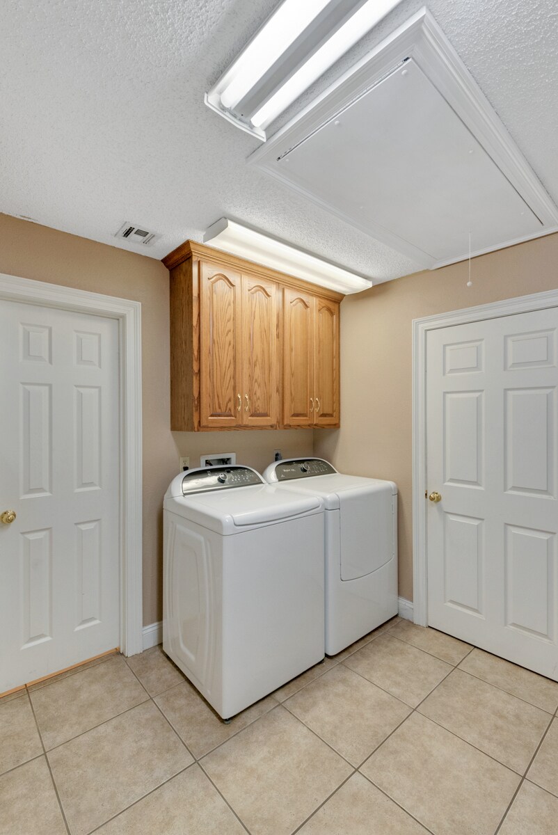 Building Photo - 59267 N Pearl Dr