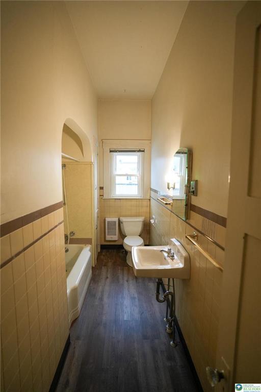 Building Photo - 242 Delaware Ave