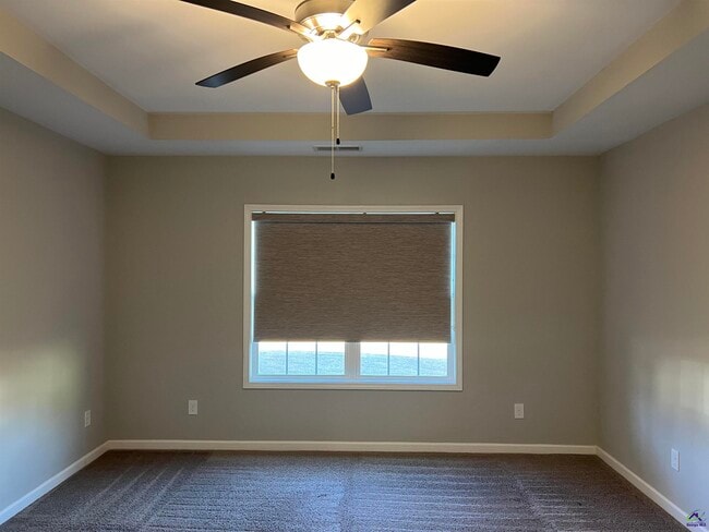 Building Photo - 401 Tivoli Wy