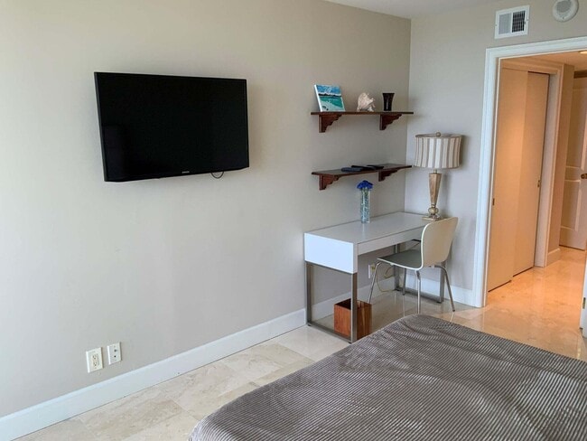 Building Photo - 4201 N Ocean Blvd