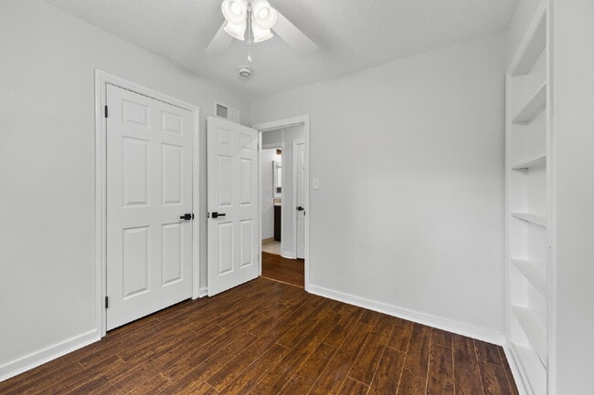 Building Photo - 3 bed 1 bath ranch with large storage/workshop building