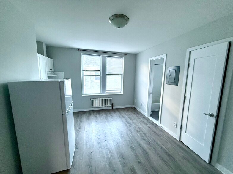 Building Photo - 241 E Broadway