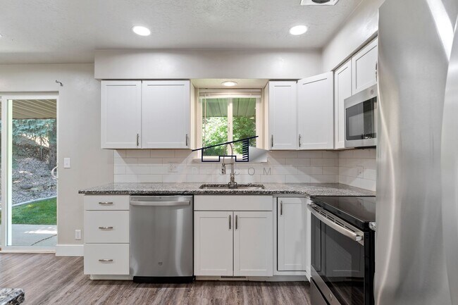 Building Photo - Updated 3 Bedroom Home in Ogden Utah!