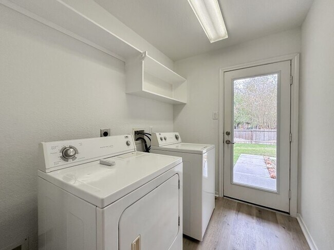 Building Photo - 73 E Montfair Blvd