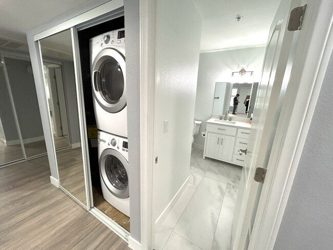 Building Photo - Charming 2-bedroom, 2-bath condominium ready to be called home!