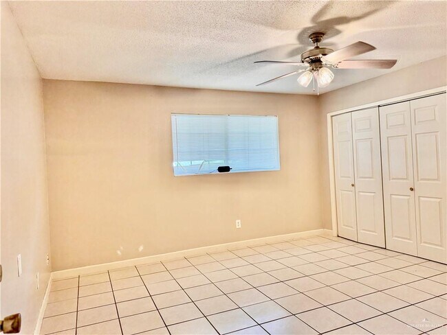 Building Photo - 15 Kenyon Rd