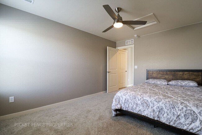Building Photo - Beautiful New Home in West Greeley!