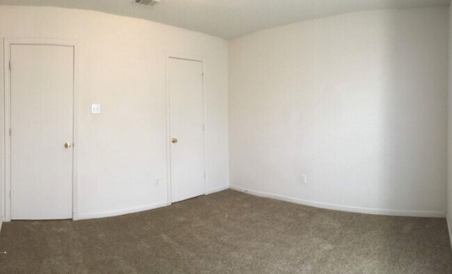 Building Photo - 5817 Medina Dr