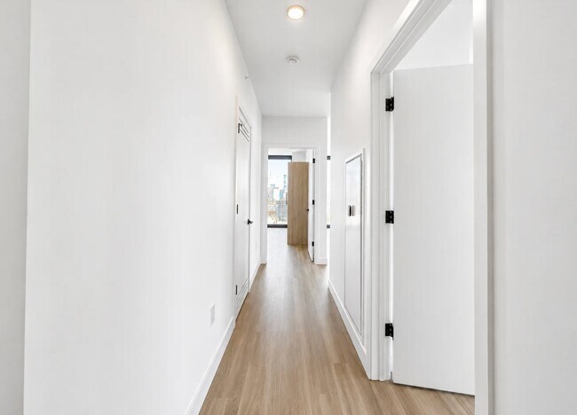 Building Photo - 224 N Ada St