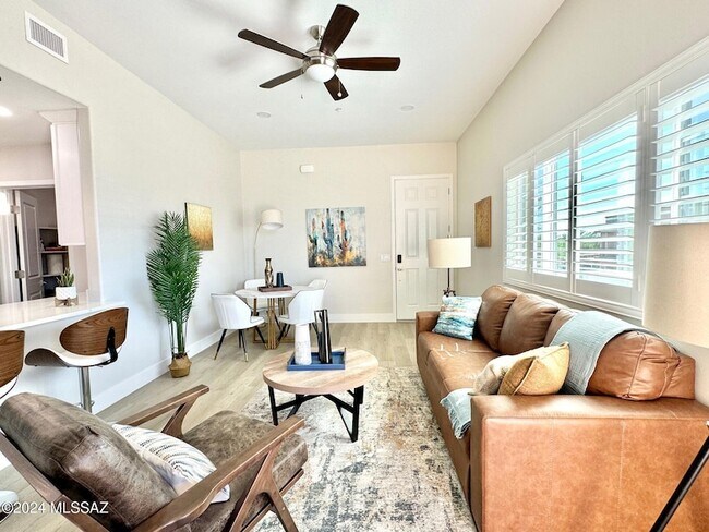 Building Photo - 2032 E River Rd