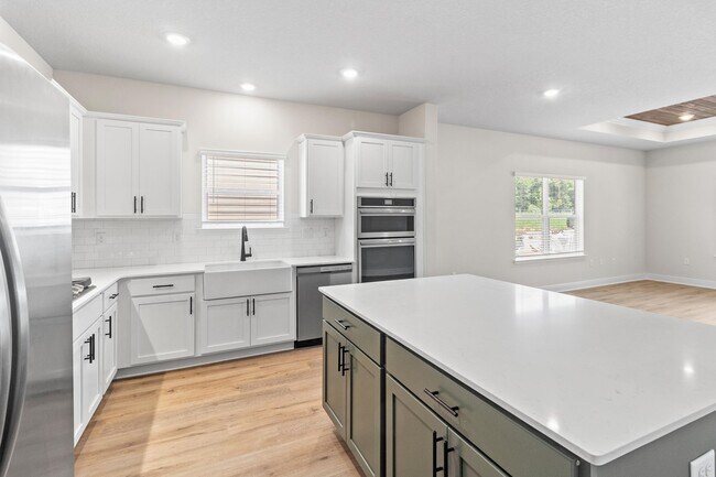Building Photo - 515 Bienville Pl