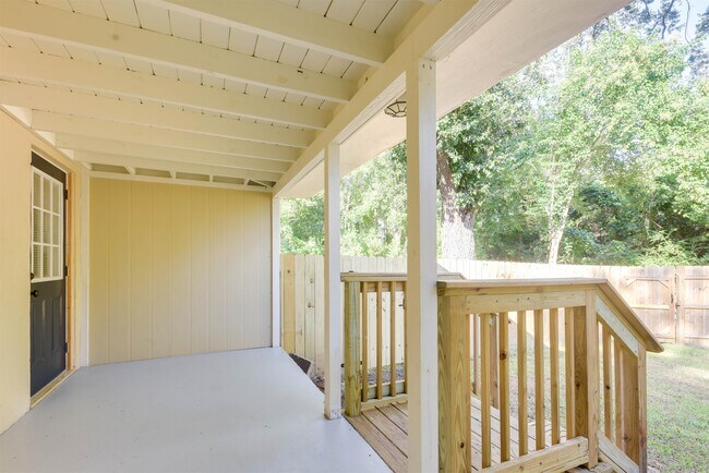 Building Photo - 1500 Dacron Dr