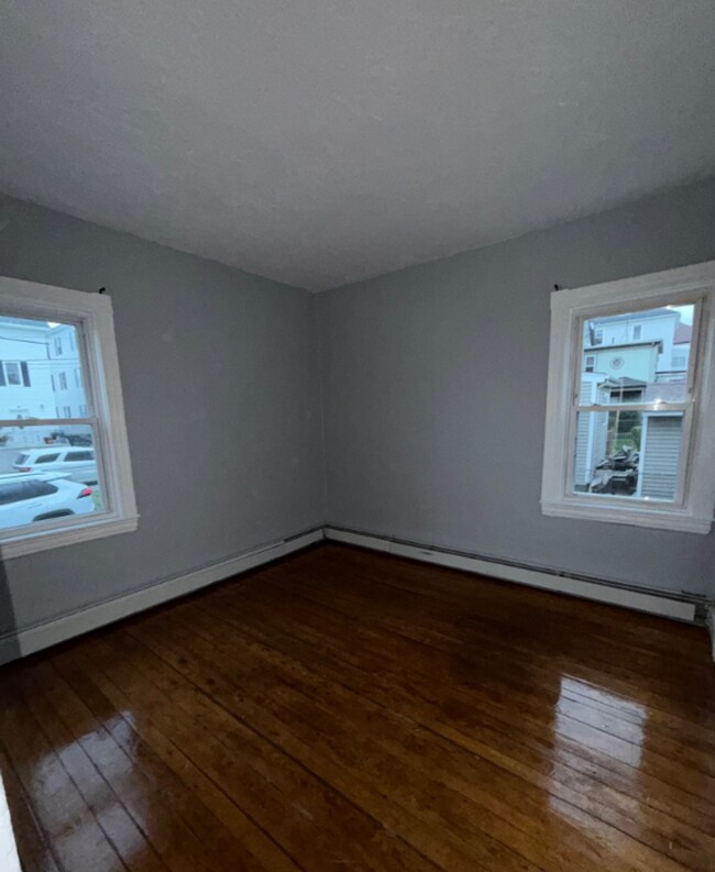 Building Photo - 1879 N Main St