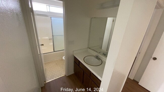 Building Photo - 2 Bed/1.5 Bath Updated Condo Near SMART/Hwy 101/Raleys Shopping Plaza/Washer-Dryer in Unit