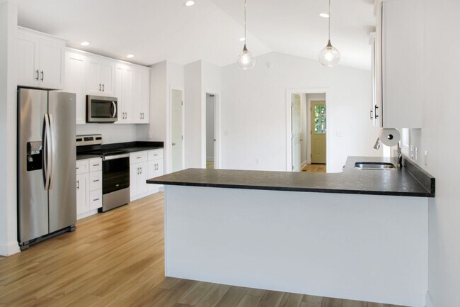 Building Photo - Beautiful One-Level Home in Pristine Condition - Move-In Ready!