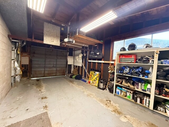 Building Photo - 318 E 28th St