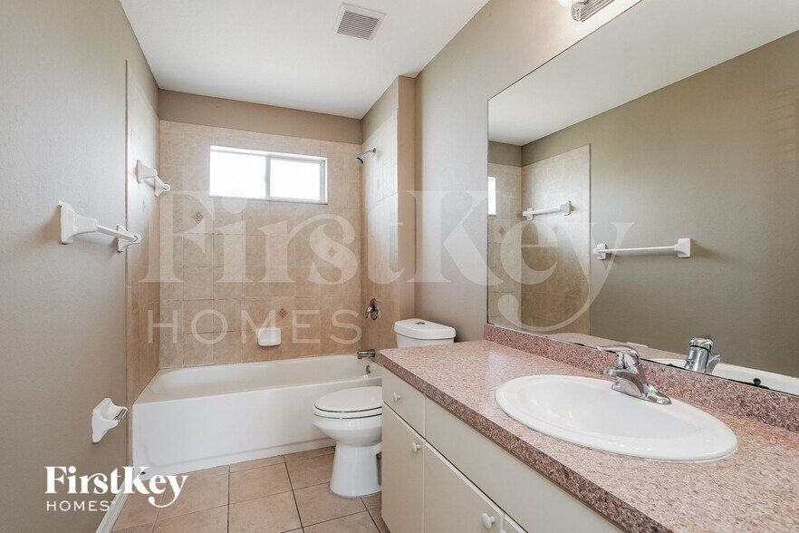 Building Photo - 3806 18th St SW