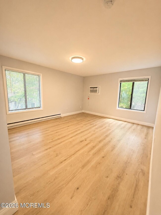 Building Photo - 105 Amberly Dr