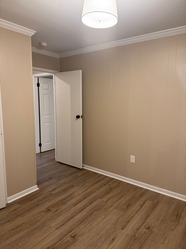 Building Photo - 4 Bedroom with fenced in yard in Fountain ...