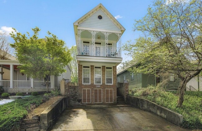 Building Photo - 2065 Peabody Ave