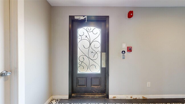 Building Photo - 17 Waugh Dr