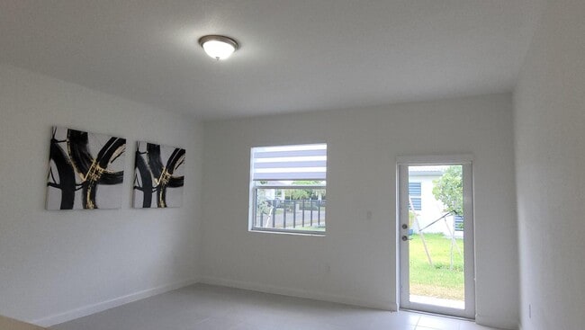 Building Photo - 16105 SW 149th Ave