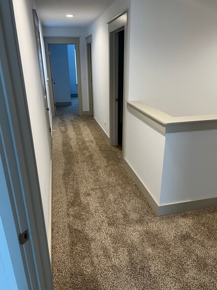 Building Photo - 430 Stewart Ct