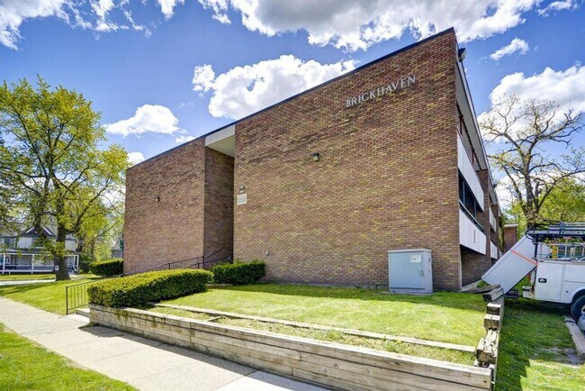 Building Photo - 207 Ballard St