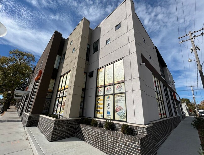 Building Photo - 132 E University Ave