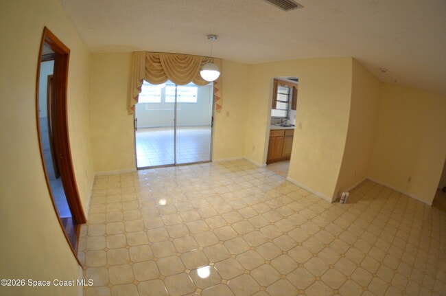 Building Photo - 300 Darrow Ave