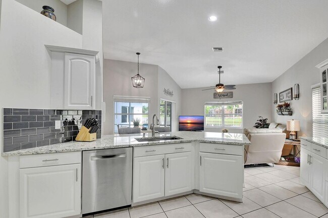 Building Photo - 11723 Water Bend Ct