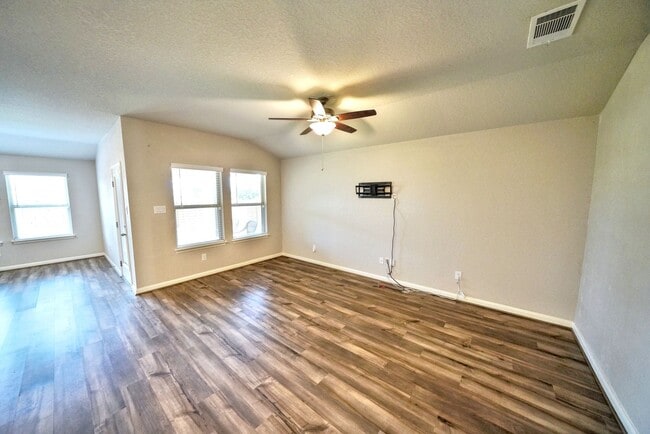 Building Photo - Gorgeous 4-Bedroom Home in Westpointe East - Realtor Commission: $500