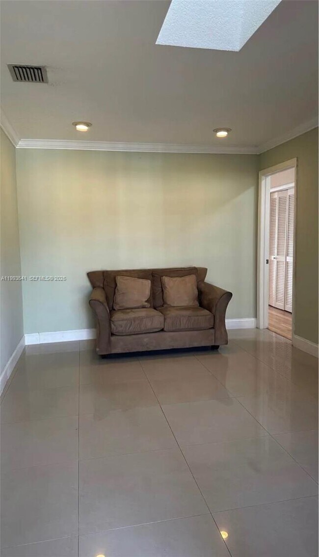 Building Photo - 4540 SW 133rd Ave