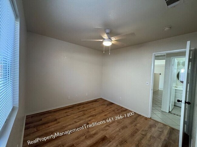 Building Photo - charming 3+2 in Lancaster