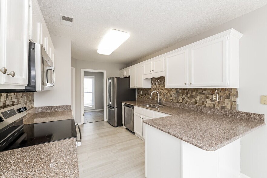 Building Photo - 2641 Hearth Stone Dr