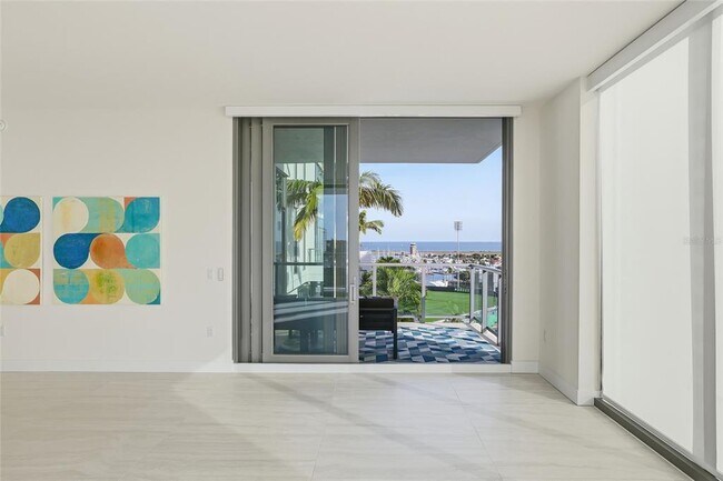 Building Photo - 301 1st St S