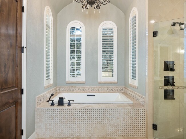 Building Photo - 202 Wellesley Loop