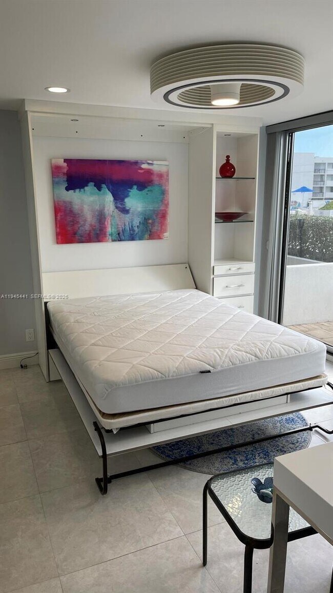 Building Photo - 531 N Ocean Blvd