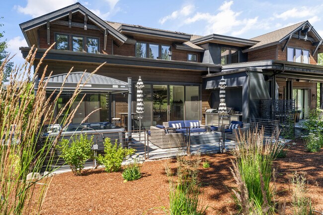 Building Photo - 10116 Corrie Ct