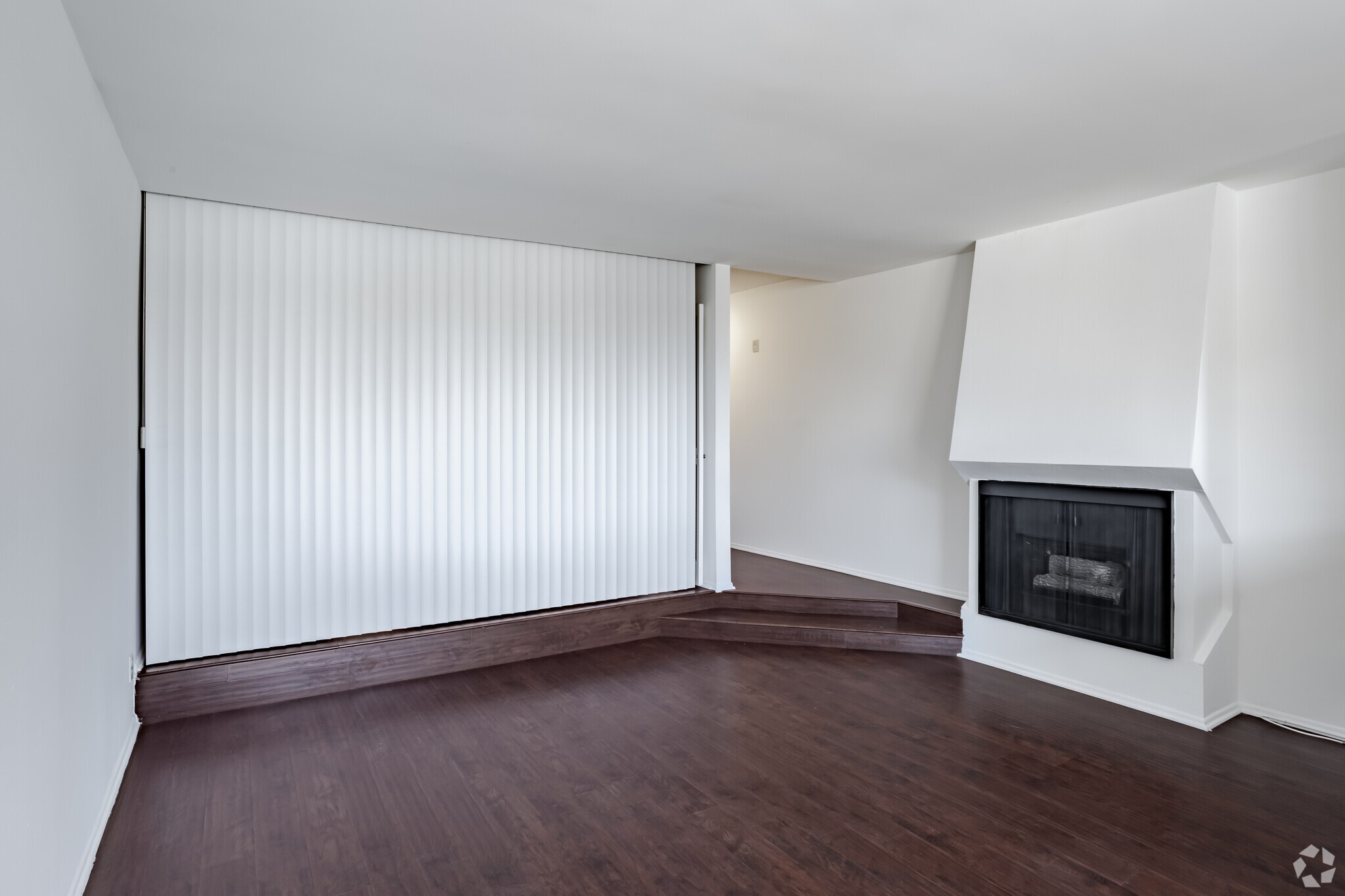 1BR, 1BA - 11730 Sunset Blvd