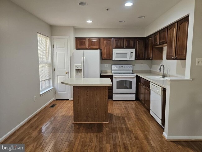 Building Photo - 7136 Deep Falls Way