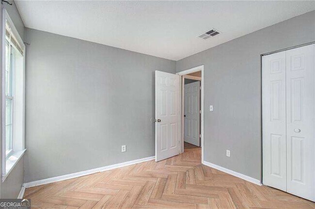 Building Photo - 3599 Woodbriar Cir