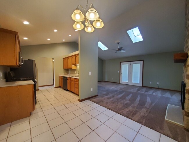 Building Photo - 3-bedroom 2 Full Bath House