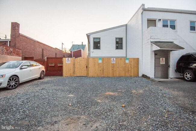 Building Photo - 309 N Patrick St