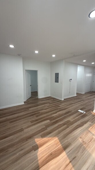 Building Photo - 6211 Lawn Ave