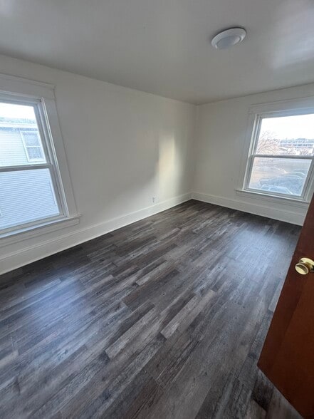 Building Photo - 253 W Grand Ave