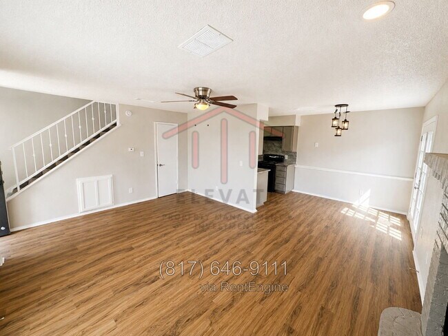Building Photo - 5912 Holiday Ln