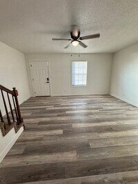 Building Photo - 1252 Pleasant Valley Rd